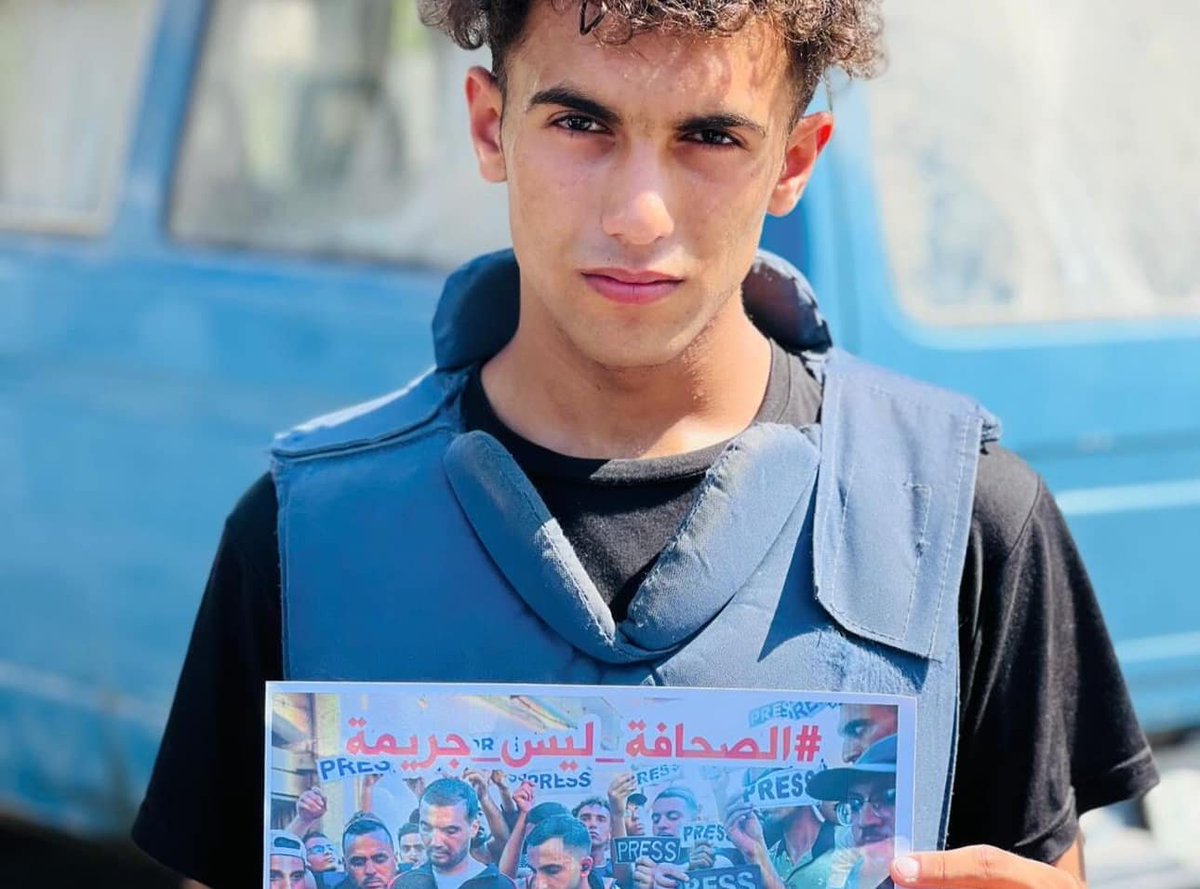 MahaGaza's tweet image. Listen, If you continue spreading lies about Israel, we'll come for you next and turn your family into [...] This is your last warning".. Journalist Hassan Hamad received this message on WhatsApp, along with several calls from an Israeli officer ordering him to stop filming in…