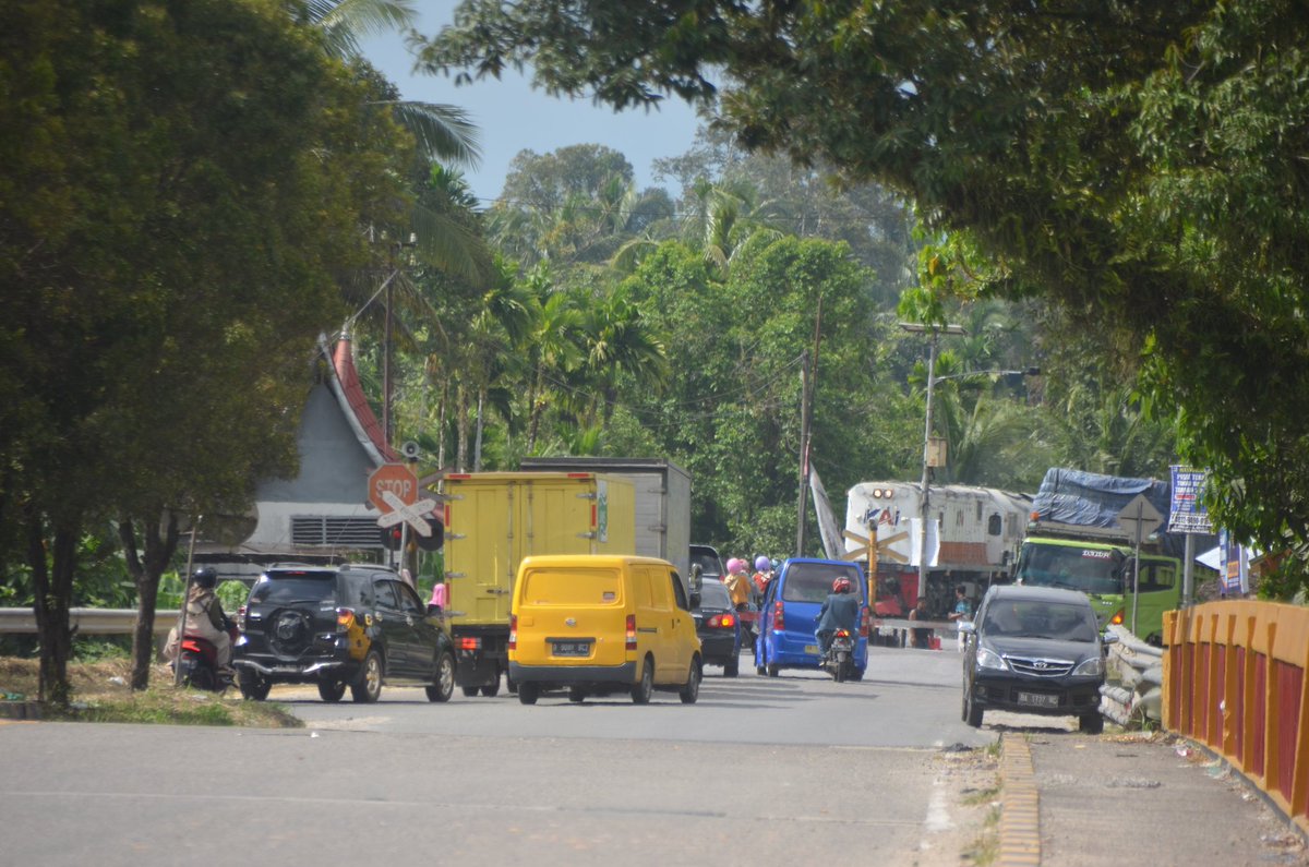 Railfans Padang tweet media