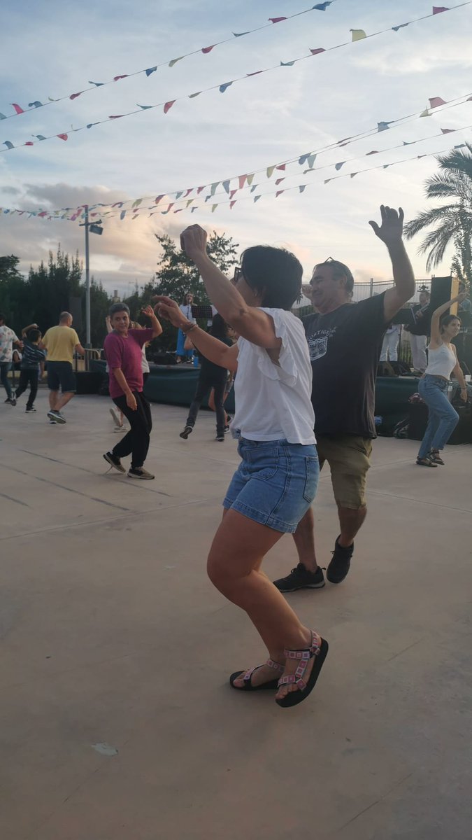 Excel.lent iniciativa, la II Marató de Ball de bot solidària, ahir a #VilafrancadeBonany
Molta participació, bon ambient i bona organització.