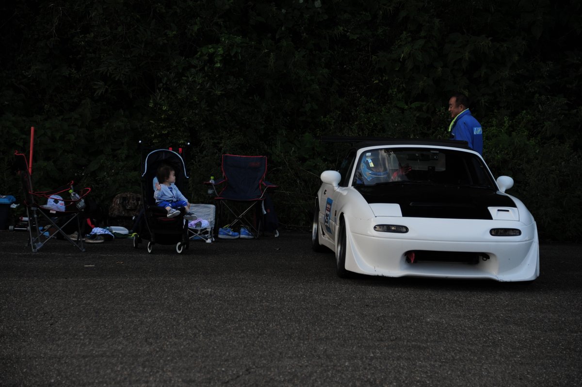 usmk8's tweet photo. そして今回の間瀬サーキットですがシバタイヤR31-280のテストもしてきました。二人で80周+8周レースのフロント左タイヤです。進化してますね~、とても扱いやすくグリップも十分です。
#シバタイヤ
#R280 https://t.co/iDPMCiIBdQ