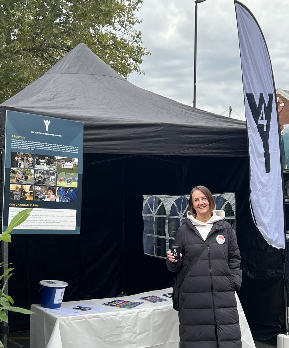 Enjoying sharing the work we do with our wonderful young people in our local community at the ⁦<a href="/ChiswickFlowers/">Chiswick Flower Market</a>⁩ Thank you for having us. #youth #community #safespace
