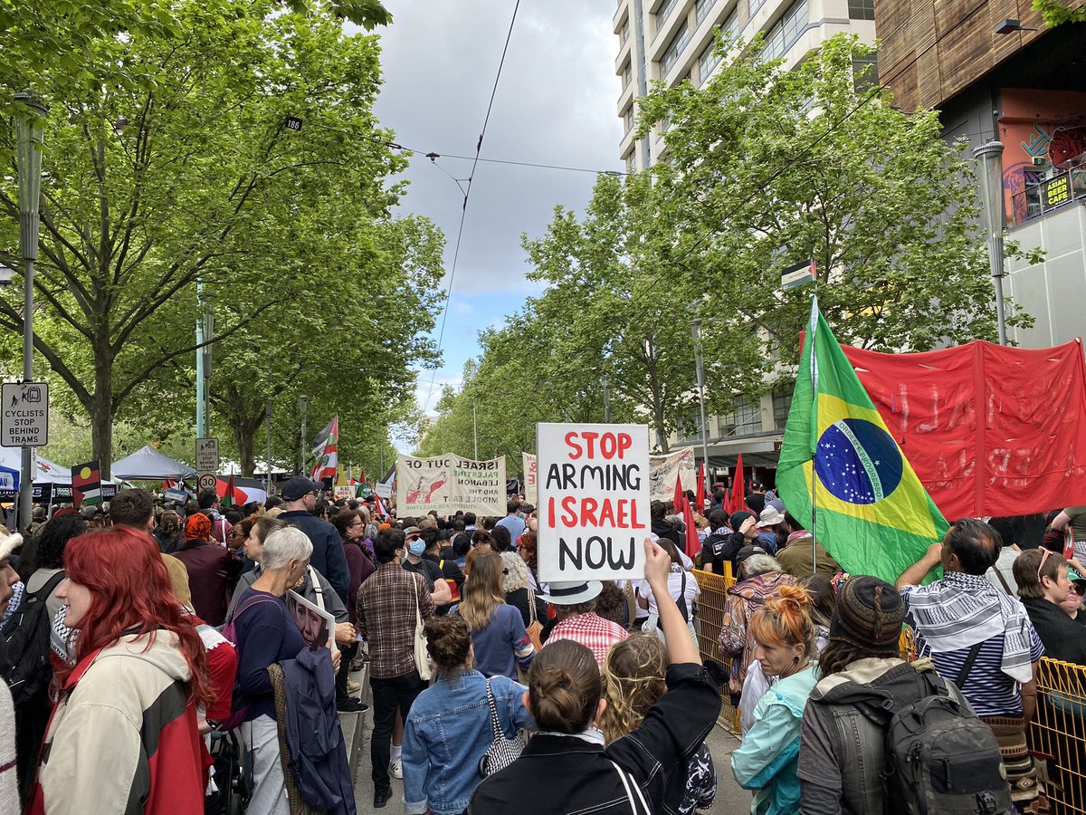 Melbourne showed up big time today to protest one year of genocide in Palestine, and now Lebanon 🇵🇸🇱🇧