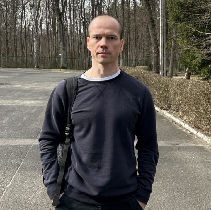 sasha_sotnik's tweet photo. Погиб боец ВСУ Ильдар Дадин (позывной Ганди). Это случилось в районе Волчанска.
Это был единственный человек, у которого я хотел взять интервью. Вот буквально несколько дней назад думал об этом и планировал написать ему в ФБ, где он у меня в друзьях. Мораль: никогда не откладывай на завтра, потому что может наступить "никогда".
Царствие Небесное тебе, соратник по прежней оппозиции, которой больше нет. Мир праху твоему, бесстрашный воин света...