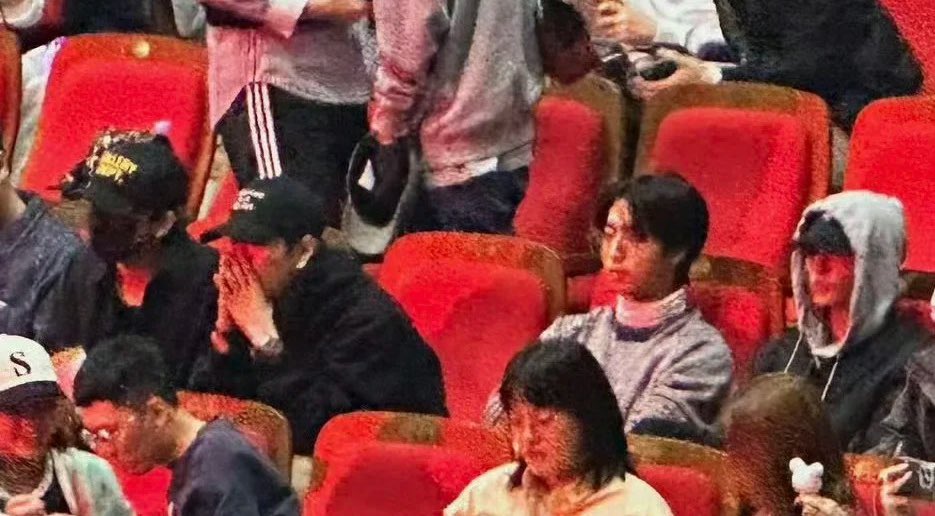_you_like_TOP's tweet photo. 19. Stray Kids Changbin, Seungmin, Han &amp;  Hyunjin https://t.co/vJ383MfmKP