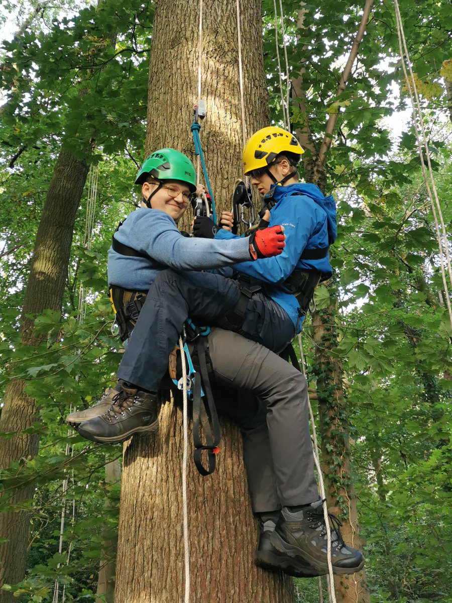 Another fun week of #treeclimbing for the botany students at Edge Hull University! 

So satisfying to teach useful #CanopyAccess skills that help academic research &amp; give students an edge in the workplace.

Thanks guys - it's been great hanging out with you! 😀

#CanopyAccess