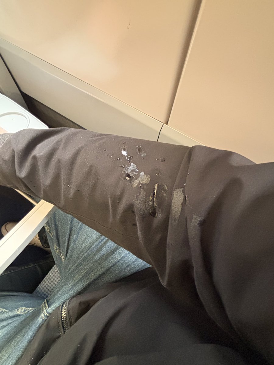 WilJonesMD's tweet photo. Hey @TPExpressTrains might wanna look at your trains…. This carriage is leaking water (I guess from the rain outside). Aside from it being annoying, it’s dropping right into the heating element by my leg….🙃🙃 https://t.co/ItLX0ACK9Q