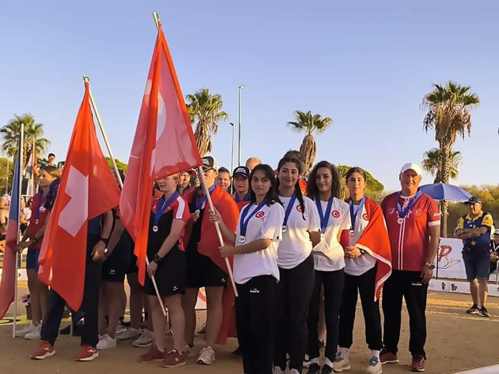 AlacamKymkmligi's tweet photo. 🇹🇷 3-6 Ekim tarihlerinde İspanya’da düzenlenen Avrupa #Bocce #Petank şampiyonasında Alaçamspor Bocce takımı sporcusu Edanur Kır Türk Milli Takımı ile;
Görkem Duran da Genç Erkekler kategorisinde Avrupa 2.’liğini alarak büyük bir başarıya imza attılar.
@Fatih_Kayabasi https://t.co/7K9KbpLxzG