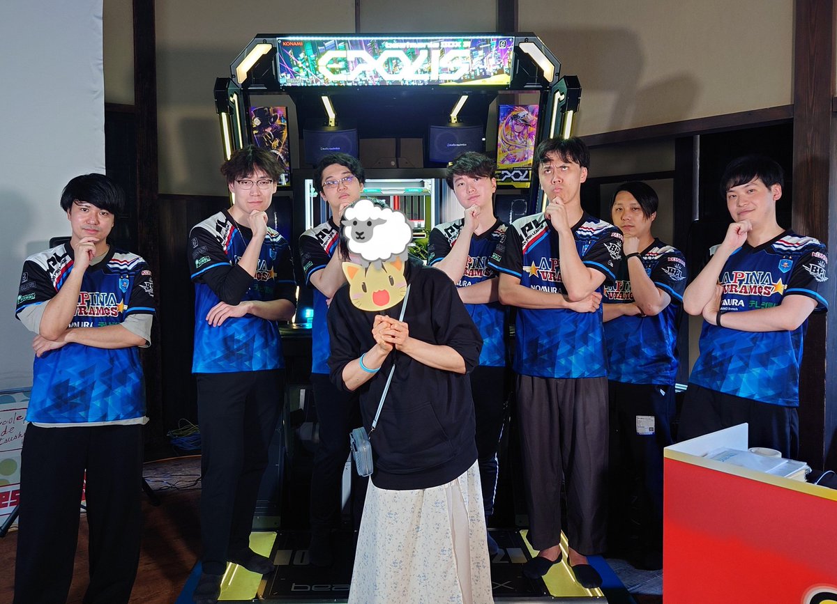 #APINA_VRAMeS  ファン感謝祭イベントお疲れ様でした！ファイナルの熱も冷めやらぬ中の開催ありがとうございました🫶歴史的建造物の中で演奏される恋愛精度やゲーセンじゃない環境だからこそ出来た打鍵音クイズ等、予想外のことばかりでめちゃくちゃ楽しかったです！
お写真は🤔してもらいました📷️