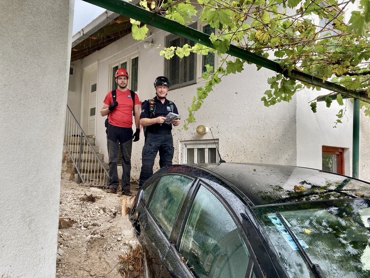 CliveBushMInSTR's tweet image. Proud to have assisted leading local  Bosnian 🇧🇦 SAR teams in Jeblanica yesterday, to see the total devastation was sad. My thoughts to all those affected. #RescueTeams #SAR #Sharingknowledge @ChrisKendall85