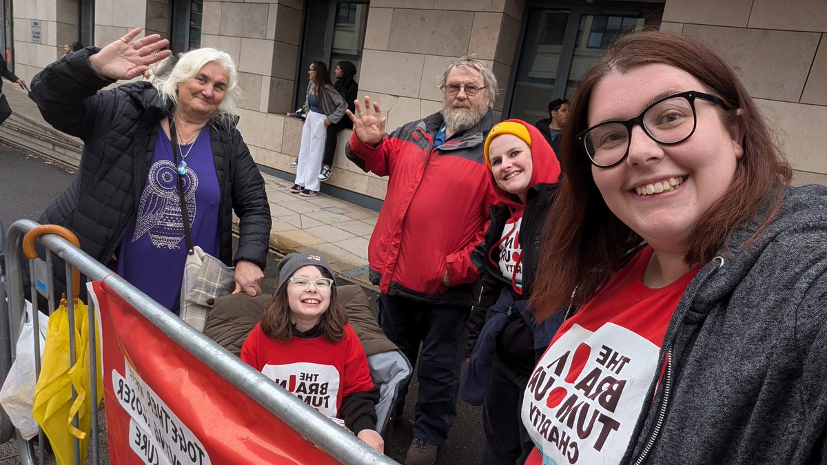 We're ready to cheer on Daf, Laura and all the runners in the <a href="/CardiffHalf/">Cardiff Half 🏴󠁧󠁢󠁷󠁬󠁳󠁿</a> . We have jelly babies at Mile 8! <a href="/BrainTumourOrg/">The Brain Tumour Charity</a> #CardiffHalf #CardiffHalfMarathon