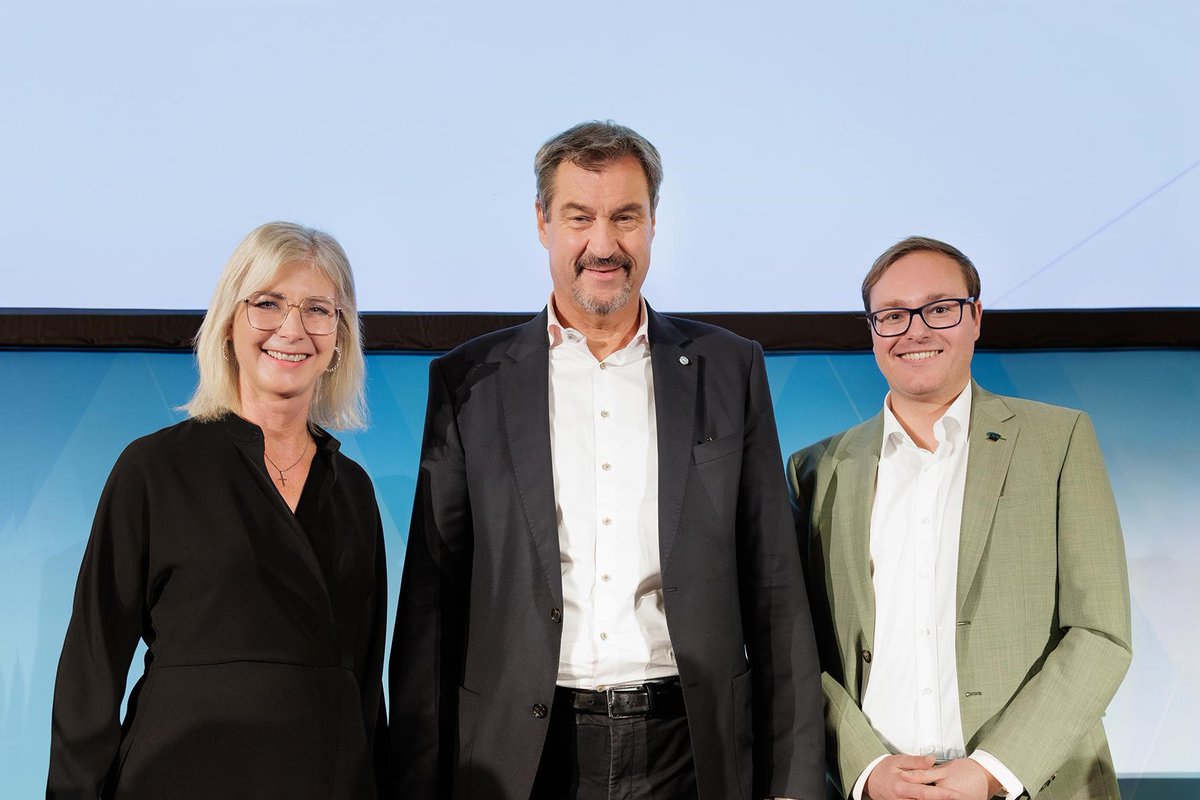 Bayerisches Sozialministerium tweet media