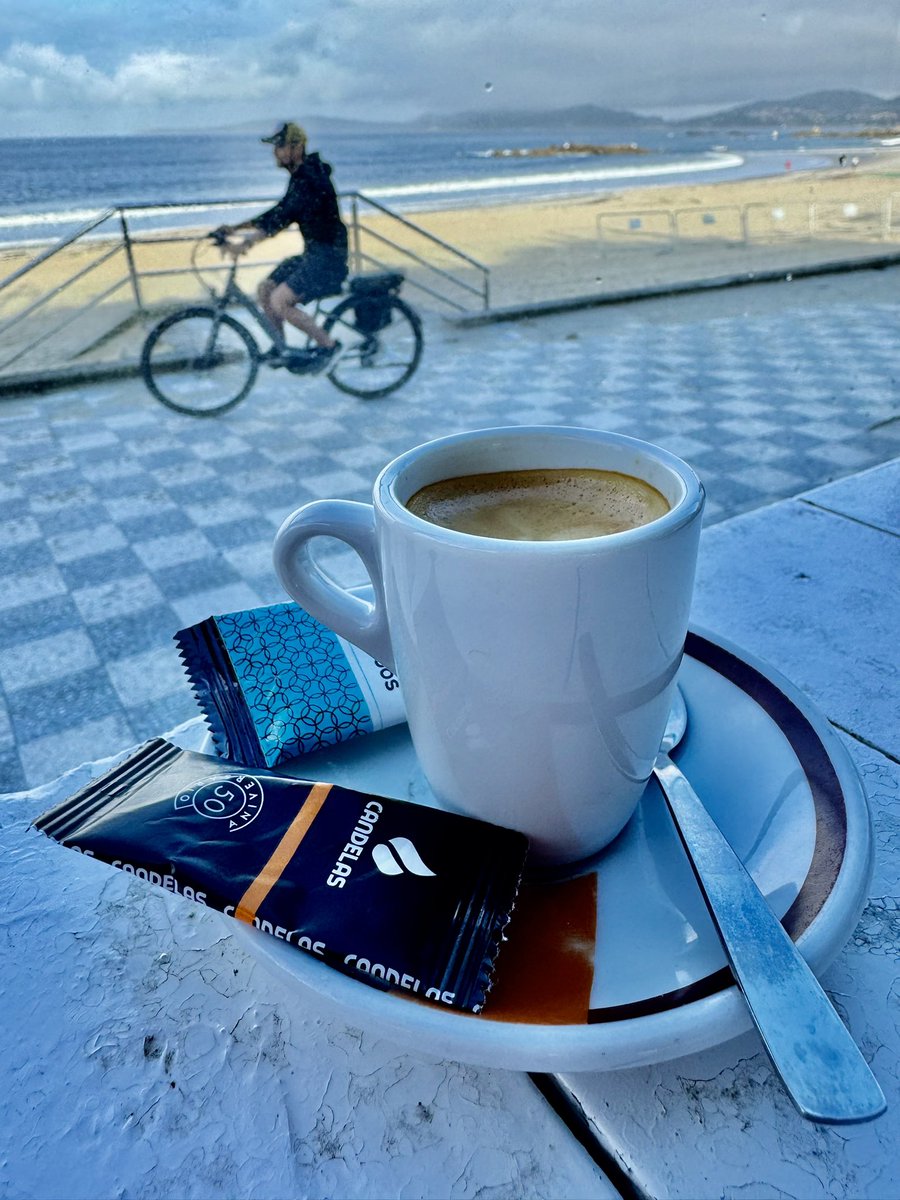 GastroyPolítica (@gastroypolitica) on Twitter photo Un #cafe ☕️ con #bici 🚲 (otros)
@cafescandelas
.
.
.
<a href="/desayunacoruna/">Desayuna Coruña</a> #desayuno #coffee #muffins #breakfast #colazione #petitdejeneur #fruhstuck #españa #food #galicia #spain #coffeetime Un #cafe ☕️ con #bici 🚲 (otros)
@cafescandelas
.
.
.
<a href="/desayunacoruna/">Desayuna Coruña</a> #desayuno #coffee #muffins #breakfast #colazione #petitdejeneur #fruhstuck #españa #food #galicia #spain #coffeetime