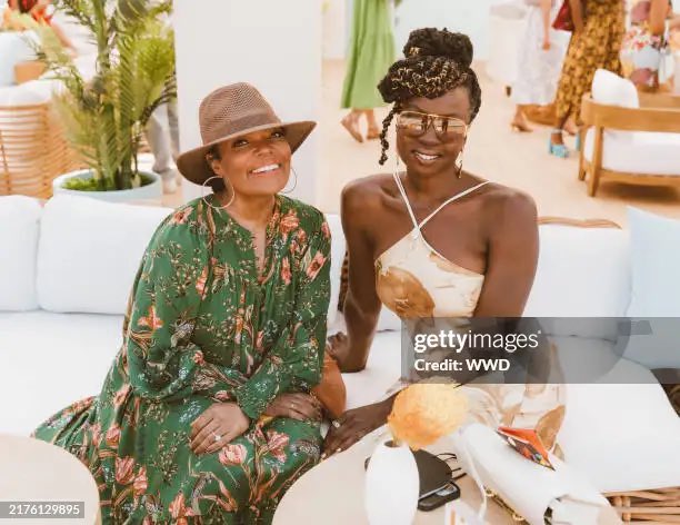 ldiannew's tweet photo. danai and @YNB #DanaiGurira #YNB 🤗 https://t.co/L6PQOIYCAf