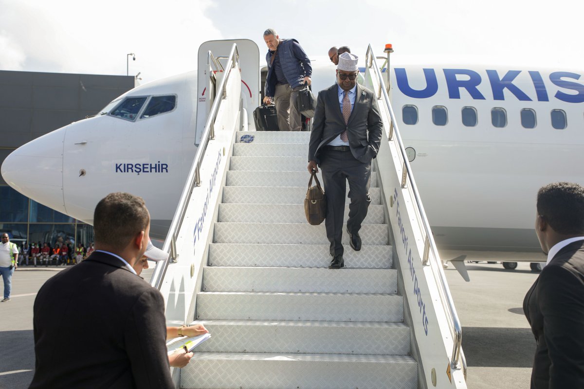 MohRooble's tweet photo. The Somali minister of foreign affairs @AhmedMoFiqi back to home, following  the UN General assembly and UN security council  meetings, where he addressed a keynote speech on the country’s political and security developments. https://t.co/2jctlu0XUP