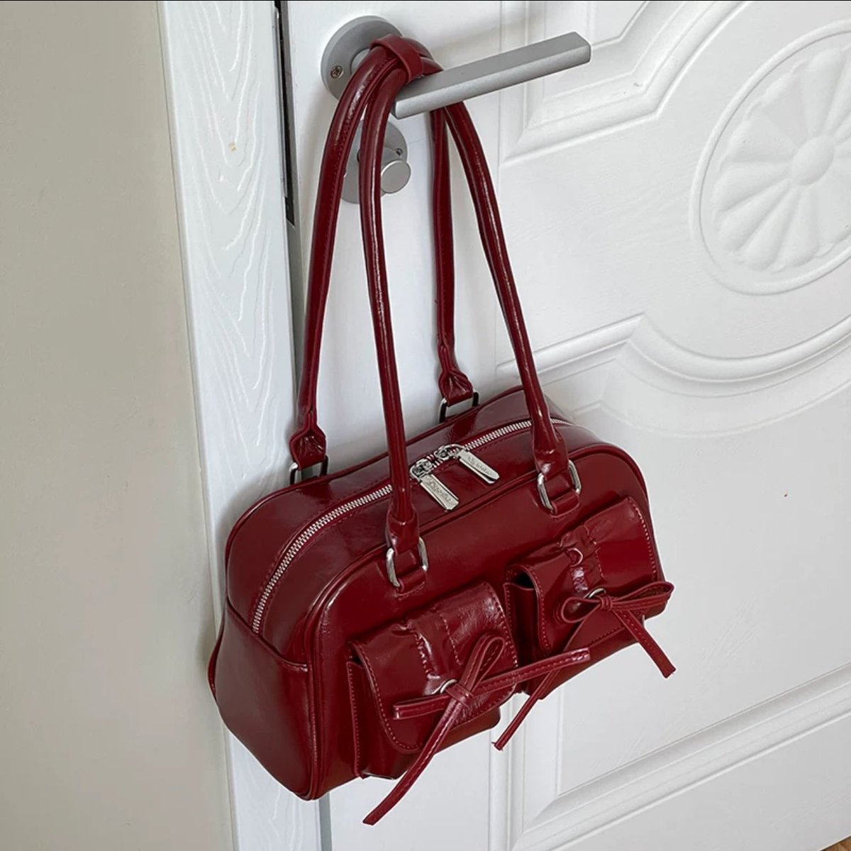 kyupayo's tweet photo. ⭐️ wts lfb ph 

red ribbon bag — ₱600 💟

✩ x sensi
✩ used but not abused
✩ sdd only (mm)

reply mine to claim 📮
t. red ribbon shoulder bag https://t.co/Pqk3HPnEsP