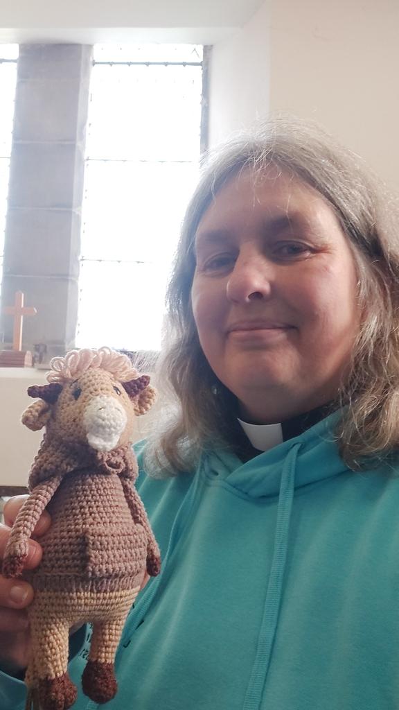 Only your curate can turn up to church with cow in a hoodie to cheer you up
Saying
I saw this and thought of you 🤣
#loveCows