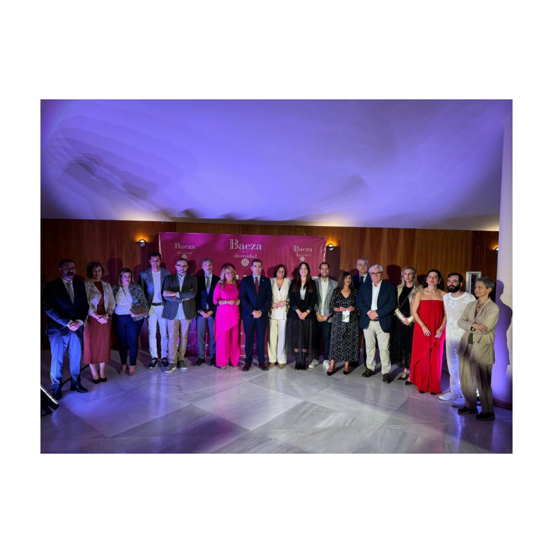 Diputación de Jaén (@dipujaen) on Twitter photo 🏆🏳️🌈 La diputada de Igualdad y Juventud <a href="/Mariadruizs97/">María Dolores Ruiz Sánchez</a> participa en la entrega de los XV Premios ‘BaezaDiversa 2024’
Esta iniciativa cuenta con la colaboración de la Diputación ⬇️
acortar.link/BJjvFG 🏆🏳️🌈 La diputada de Igualdad y Juventud <a href="/Mariadruizs97/">María Dolores Ruiz Sánchez</a> participa en la entrega de los XV Premios ‘BaezaDiversa 2024’
Esta iniciativa cuenta con la colaboración de la Diputación ⬇️
acortar.link/BJjvFG