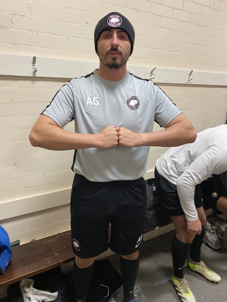 TheBellInnFC's tweet photo. New tops looking lovely, modelled by Gilleh https://t.co/0YffiDPXYz