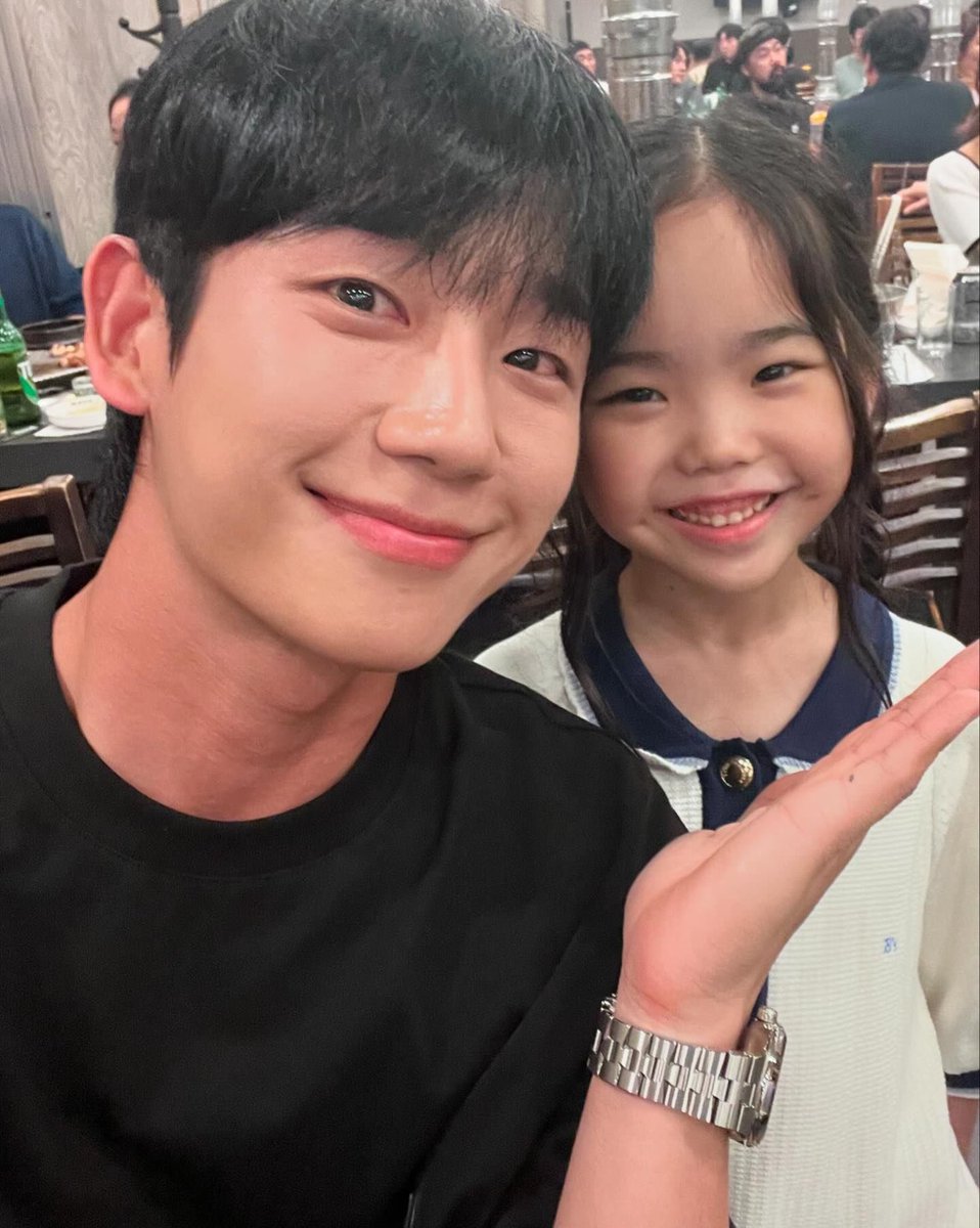 JUNGHAEINFAN's tweet photo. Baby eunso with haein🌷💗
น่ารักมากๆ
#LoveNext Door #JungHaeIn @ActorHaein https://t.co/04xmRvo77e