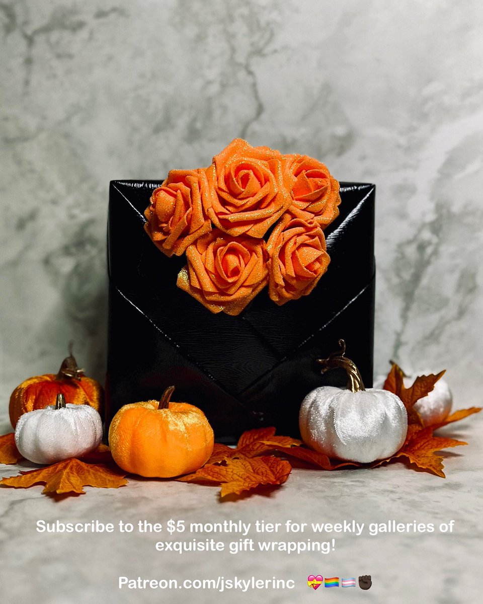 jskylerinc's tweet photo. Subscribe to the $5 monthly tier for weekly galleries of exquisite gift wrapping! 💝🏳️🌈🏳️⚧️✊🏿 (remember to avoid subscribing through iOS app)
https://t.co/bAjet8wNO7 #giftwrapping #giftwrappingideas #giftwrappingskills #giftwrappingservice https://t.co/DLVENCBho1