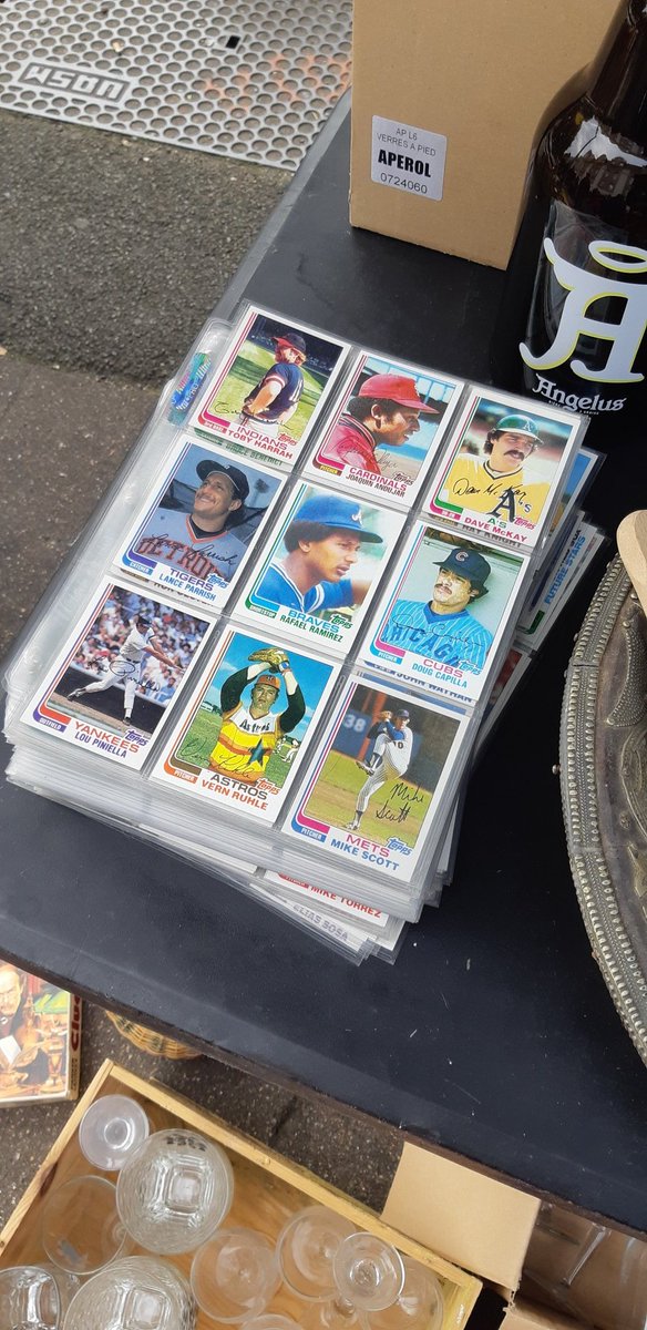 EddyLambois's tweet image. Bonjour les amis #CardsAddicts de baseball, rue saint-germain à la #rederiedamiens #amiens @potes_cartes @GJeterfan @ffbs_baseball