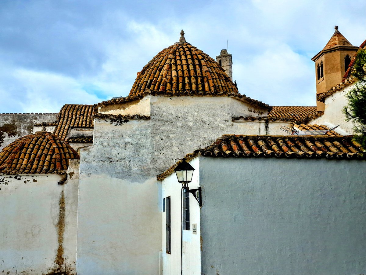 MDKtm's tweet photo. Sant Domènec de Vila, Dalt Vila, Eivissa. #Ibiza https://t.co/rJ0Zb1dKi1