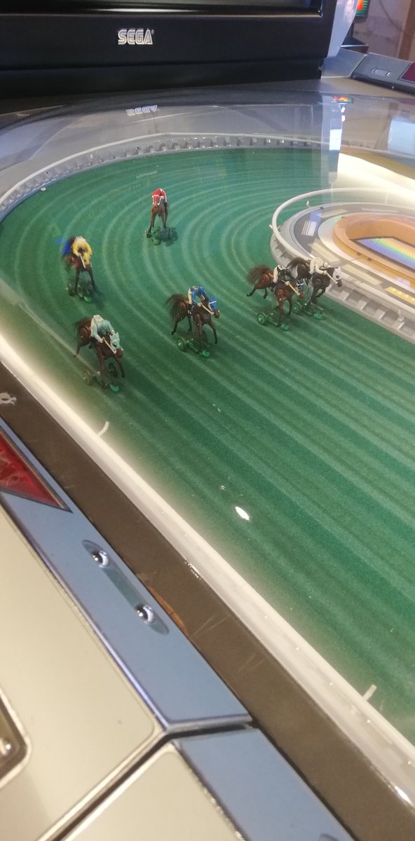 目玉はこれ！ SEGAの競馬メダルゲーム ロイヤルアスコットです