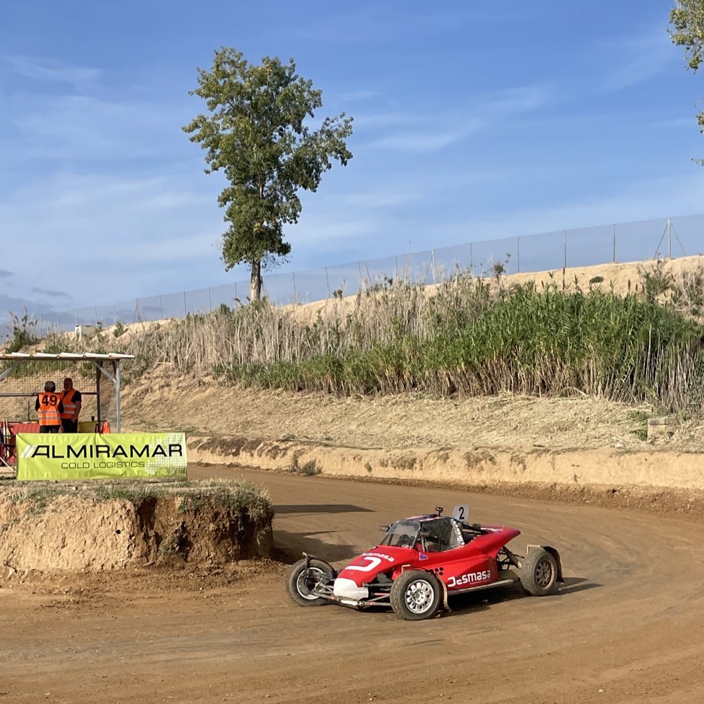 Esc_Mollerussa's tweet photo. ✅ Ya están en marcha las esperadas FINALES del #CEAXAraLleida en Mollerussa.

11:45h - Final C/ Div. CC
12:45h - Final B/ Div. CC
🏁Finales A: 13:00h - 15:00h

🏆 ¡Trepidantes batallas nos esperan con varios podios en juego!

#CEAXGoldSpeed #CEAXMollerussa https://t.co/gaY6BMkHP7