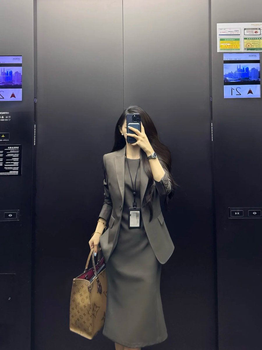 Office lady
今天是老板喜欢的穿搭 https://t.co/NSS8kRQWNx