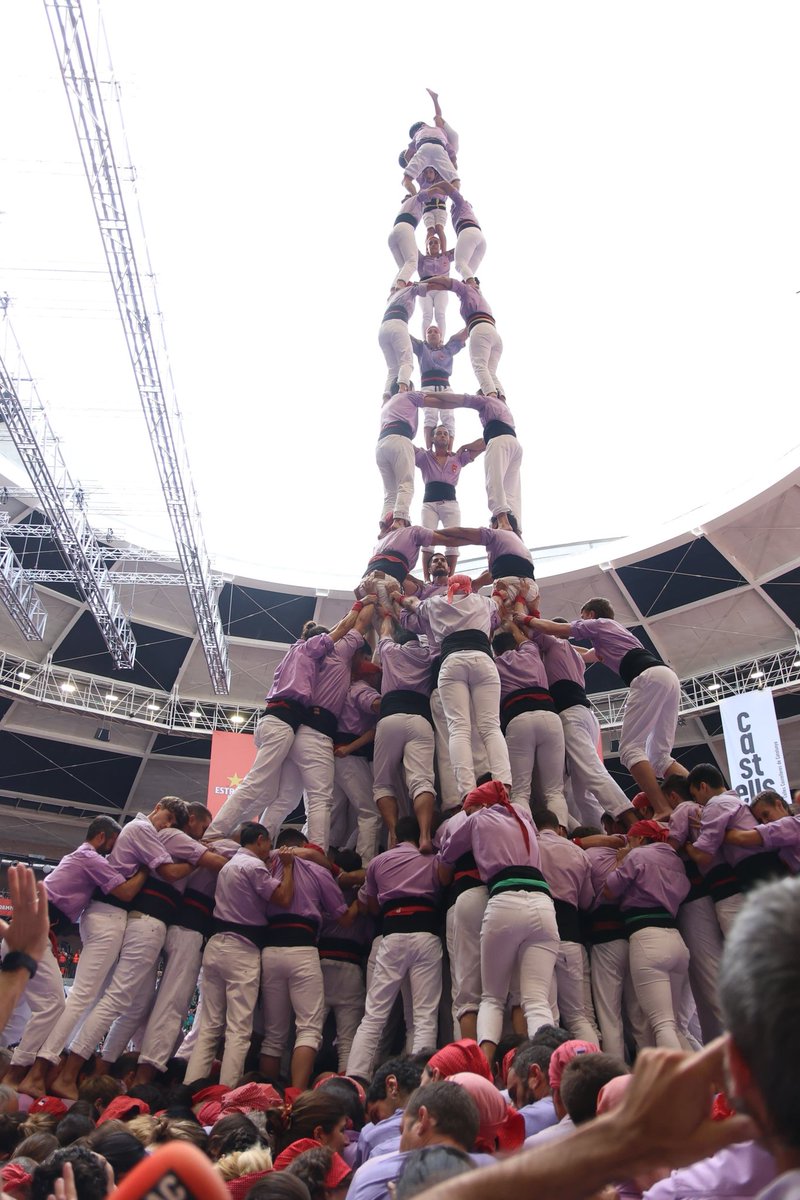 JoveDeTarragona's tweet photo. Benvingut a casa, 3d10fm, t'esperàvem.

Colla, PER MOLTS ANYS. #TGNde10

Bogeria. #AllòQueVolem

#castells https://t.co/BOkUDx5Fyt