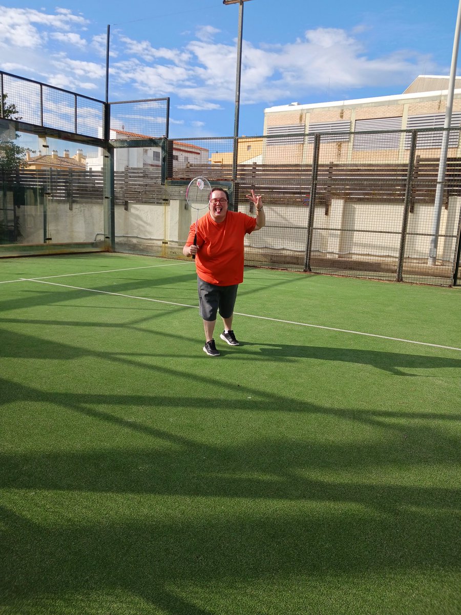 monica_cg76's tweet image. Os voy hacer un spoiler a mis #Promisers un desastre con el bádminton 🤣🤣🤣 pero nos hemos reído mucho.  Feliz Domingo #LaPromesa