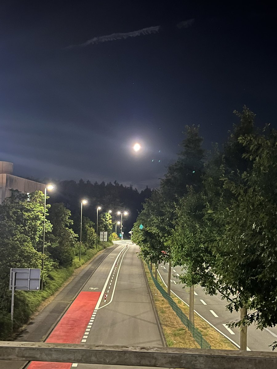 aish_8's tweet photo. Pretty nights https://t.co/EgpEsGZUbt