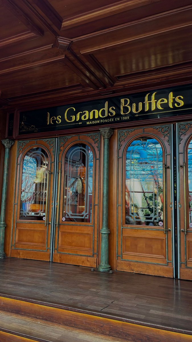 Menjar_be's tweet image. Val molt la pena anar als Grans Bufets a #Narbona 
Sobretot per la gran varietat de #formatges