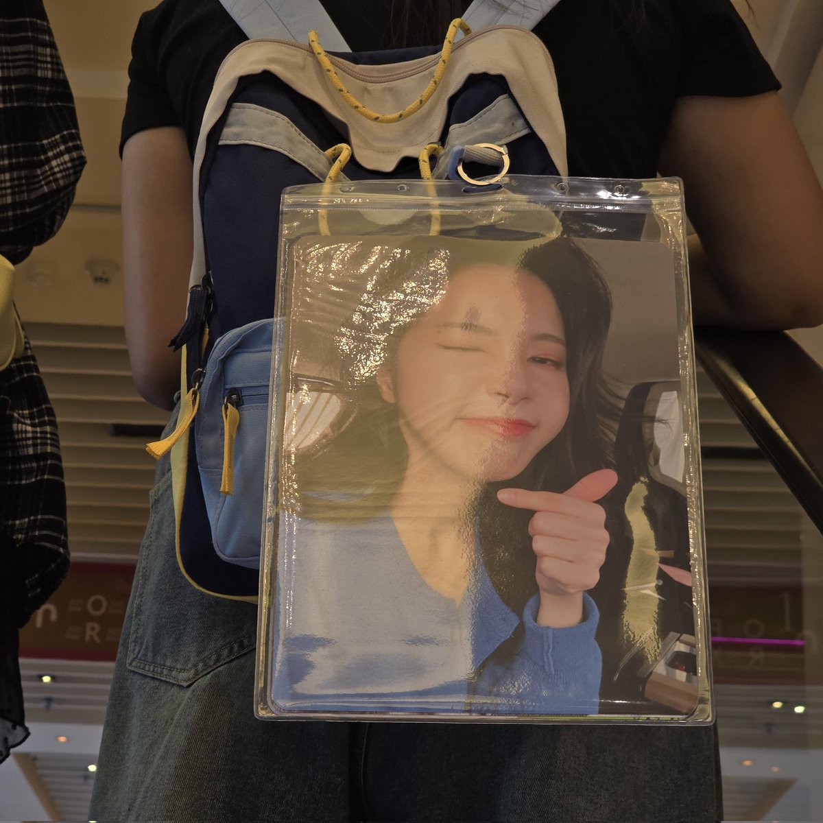 EllyTheMoo's tweet photo. I spotted a giant photocard in the wild https://t.co/aCx0SIf3LM