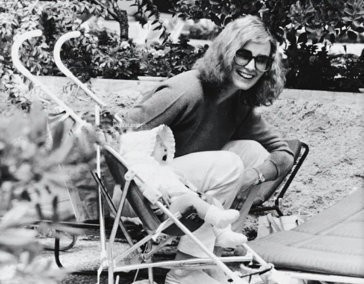 𝐉𝐎𝐒𝐄𝐏𝐇 𝐇𝐎𝐋𝐋𝐈𝐒𝐓𝐄𝐑 . tweet media