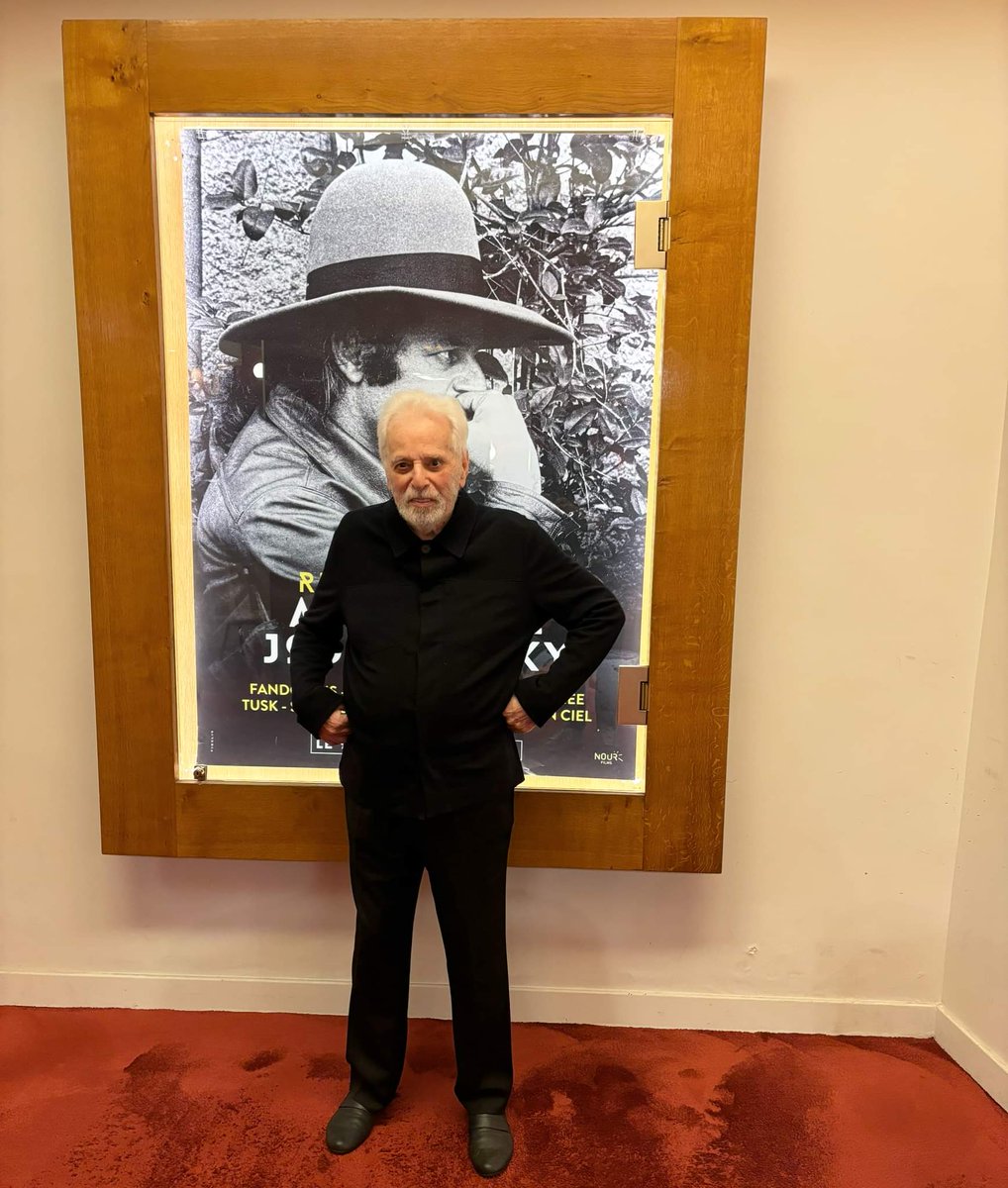 alejodorowsky's tweet image. Hoy, domingo, día de descanso, trabajaré para ti, tratando de aconsejarte lo mejor posible. 

1. Confía sin dudar, agradece tus tropiezos, acepta que la realidad se desintegre sin cesar… Para quien sabe ver el milagro de lo existente, la realidad es una danza y la poesía es sin…