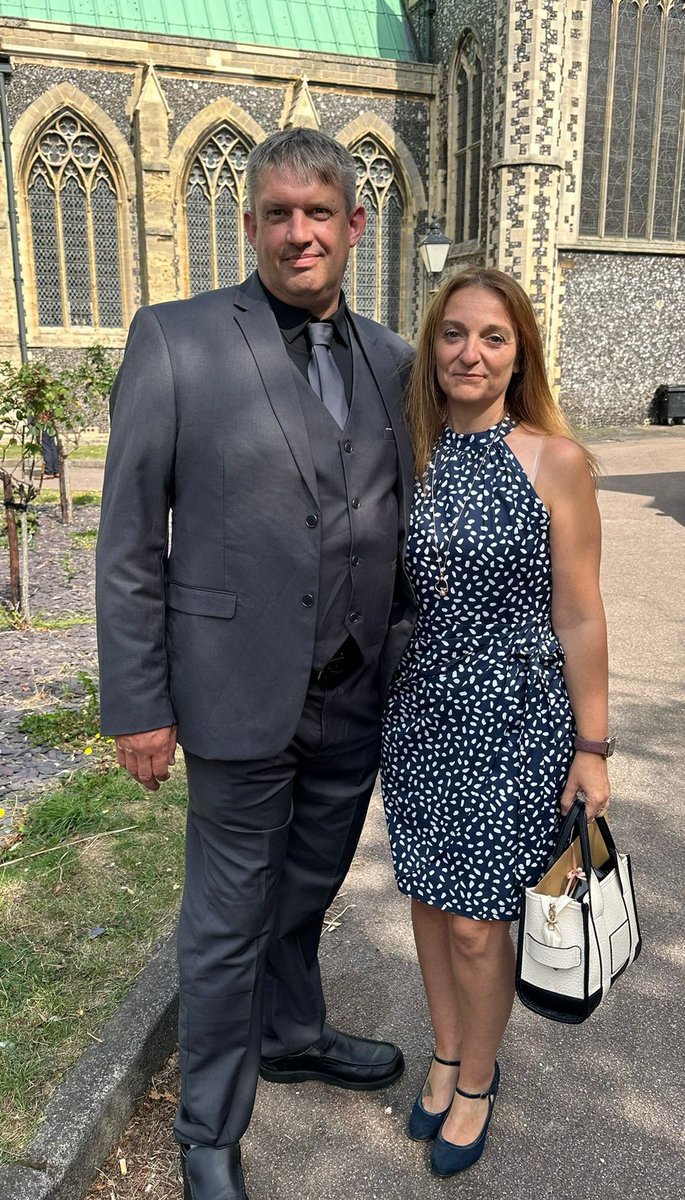 Paul Lowe burrows tweet media