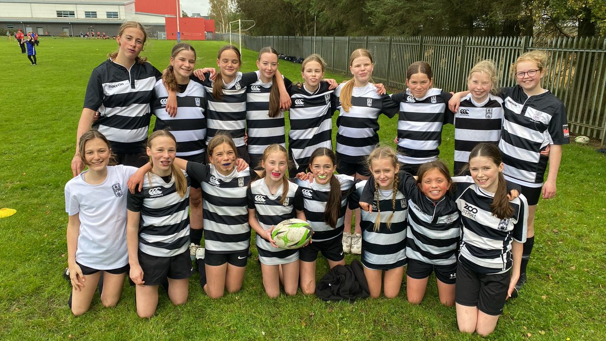 Well done to the S1 and S2 girls who participated in the Claymore Rugby Conference Festival at Armadale Academy. Eighteen pupils represented RHS, playing both touch and contact rugby, and they demonstrated great teamwork throughout the event🏉👏🏼