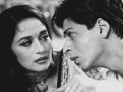 #शिकायतें वहीं शोर करती है जहां #रिश्ता रखने की चाह होती है... ,
     #रिश्ता खत्म होने के बाद #शिकायतें अपने आप शांत हो जाती हैं...!!!!