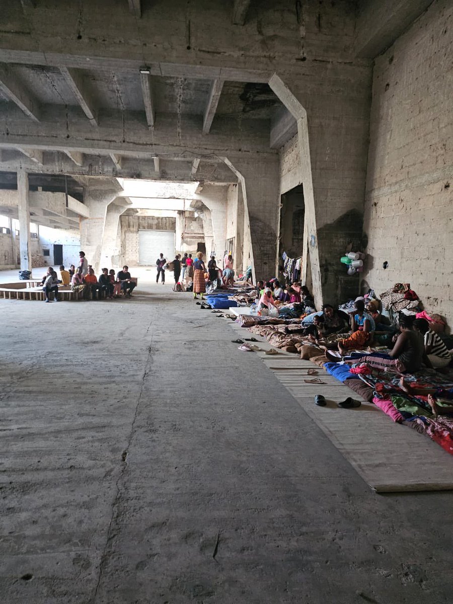 Dea, a woman in Lebanon had to create a shelter for African women who were abandoned by their employers with no passports and chased out of shelters due to racism. They urgently need food, internet, tables, chairs and some need to be evacuated. Pls donate> gofund.me/3c361c45