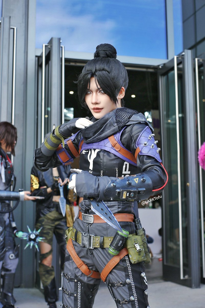 LARKTofu's tweet photo. 传送门组合✌🏻

#ApexLegends #APEX #Wraith ＃Alter #cosplay #ApexLegendsFanart https://t.co/mgMsgJYZDq