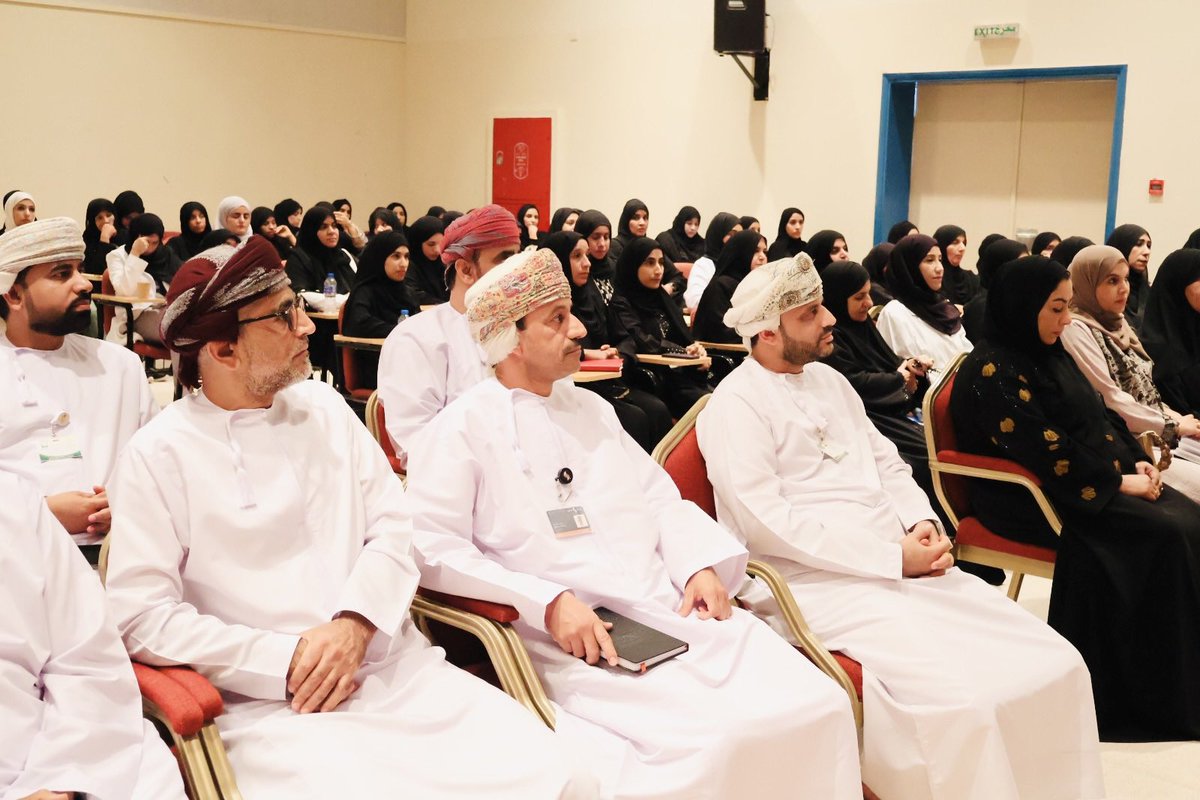 dghs_dhahirah's tweet photo. إدراكًا لأهمية المهارات المالية في الحياة الشخصية والمهنية، نظمت دائرة الشؤون المالية بصحية الظاهرة محاضرة تتعلق بأساسيات الإدارة المالية والادخار بالتعاون مع بنك صحار الدولي @sohar_intl 

#صحية_الظاهرة 
#غايتنا_مجتمع_صحي 
#صحة_رائدة_مستدامة_للجميع https://t.co/Xyg1khfmFf