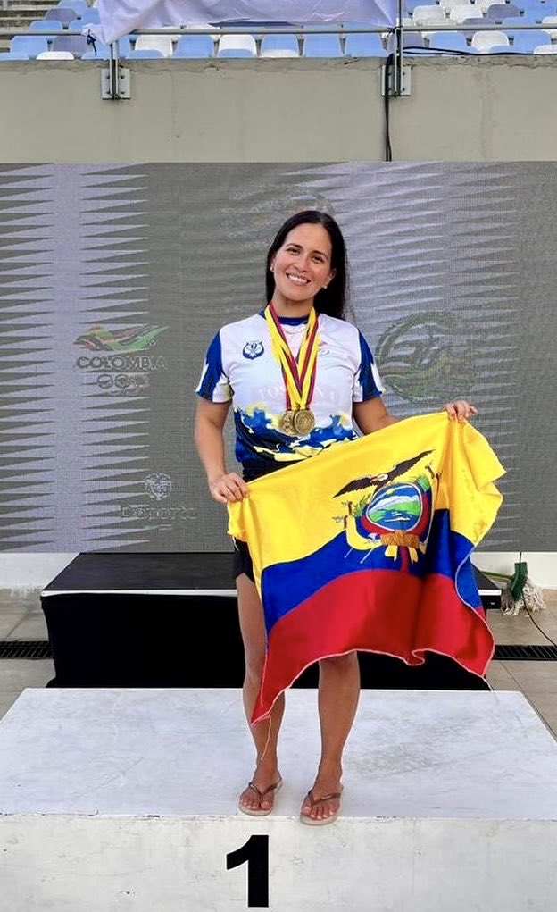 🇪🇨 La Guayaquileña María Verónica Córdoba dejó el apnea 2 años para disfrutar la maternidad. Para su regreso logra 3 medallas de oro y dos récords panamericanos en el CMAS Mundial en Barranquilla, Colombia. Vero no respira, sueña y hace más grande el corazón del ecuador.