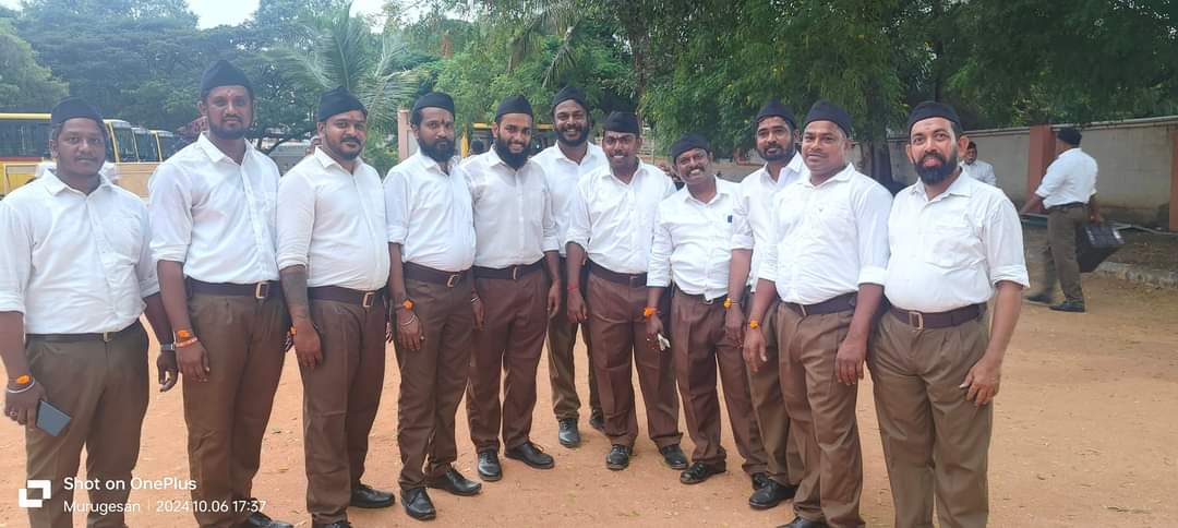 Covai_Anand's tweet photo. ஆர் எஸ் எஸ் அணிவகுப்பு ஊர்வலம்...
தமிழகம் எங்கும் 🚩
#rssrootmarch #october6 #99yearsrss #rssfortn https://t.co/uPEvwpvr7r