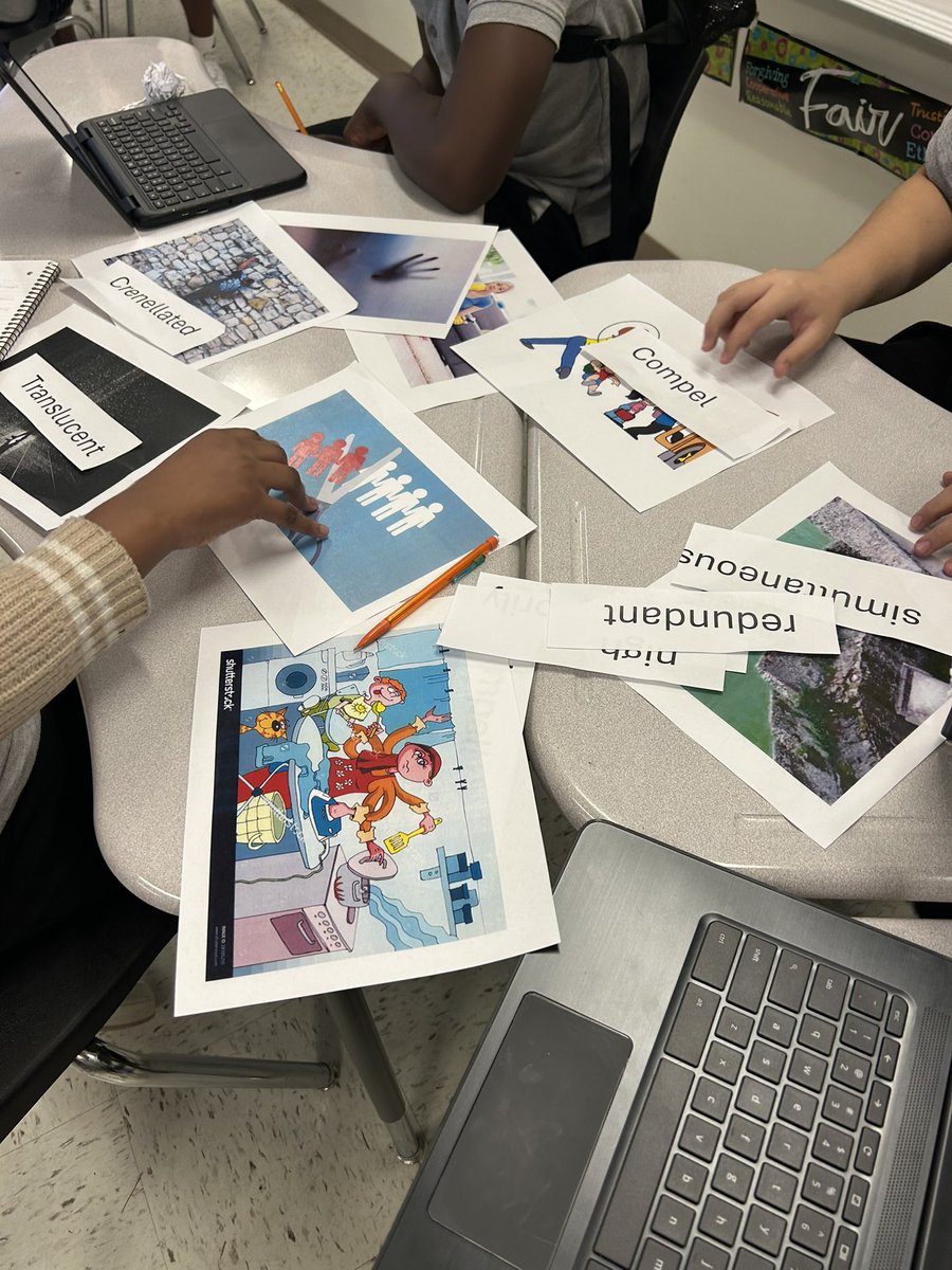 7th Grade ELAR engaging students in a vocabulary activity to introduce unfamiliar words in the upcoming text. <a href="/PrincipalMBanks/">Monnique Banks</a> <a href="/VeltHutchins/">Dwain Simmons</a> #RWLA