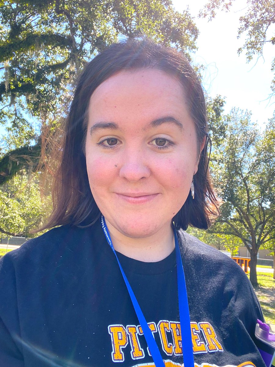 JennaDevillier's tweet image. September 24: Introduce yourself and share what you’re working on!

Hey there! 👋🏻 I’m Jenna, I’m a YA writer and 7th grade English teacher. This #finishurbookfall I’m working on the first draft of my sapphic vampire YA I’ve been working on since, uh, May 😅