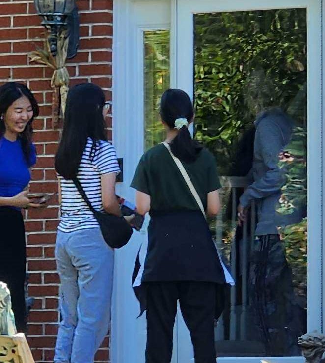 MikeClancyVA's tweet photo. #TeamClancy out engaging voters on a beautiful Saturday afternoon in #VA10. #RestoreAmerica https://t.co/d47Rp2EumH