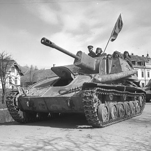 Tank_Archives's tweet photo. #OTD in 1945 orders were given to stop production of the SU-76M. Nearly 14 thousand were built, making it the second most common AFV in the Red Army behind the T-34/T-34-85. #tanks #history #WW2 #WWII https://t.co/Oe45uyVTZU