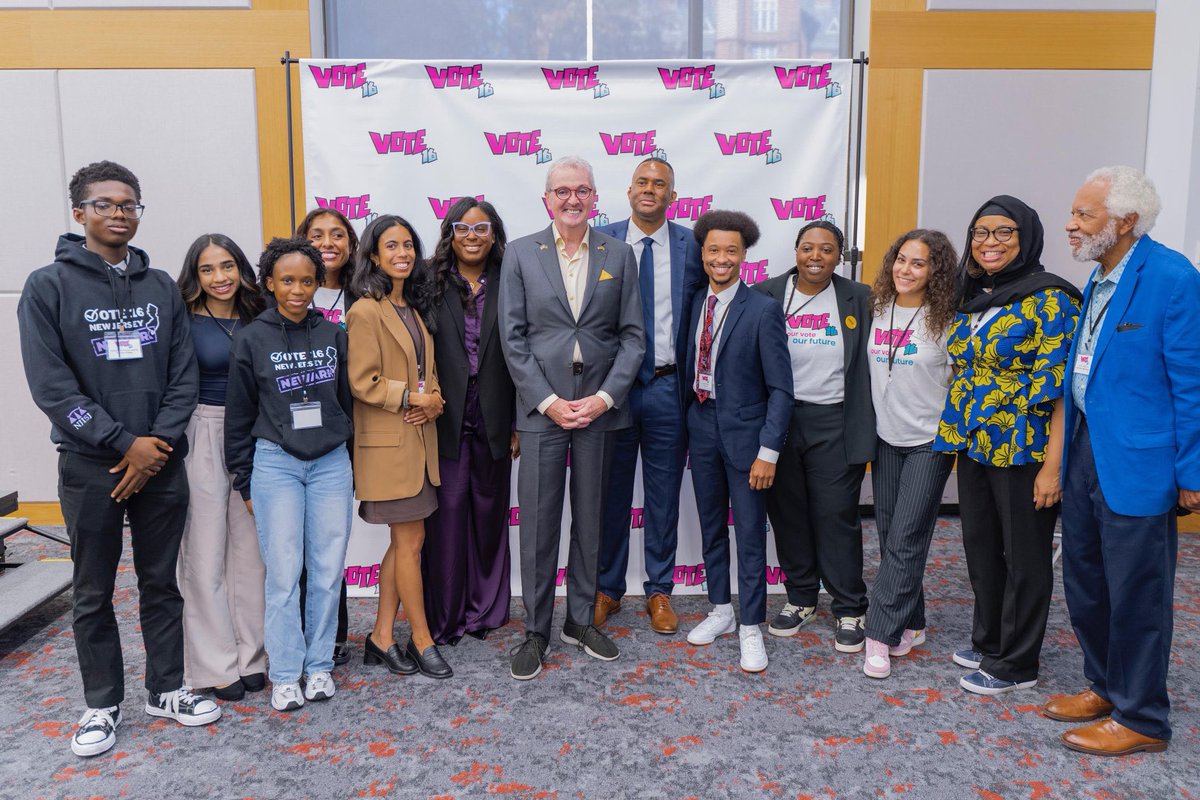 I proudly sponsored the Newark ordinance expanding voting rights in school board elections to 16 &amp; 17-year olds. Yesterday, I was honored to stand with <a href="/GovMurphy/">Governor Phil Murphy</a> &amp; youth leaders <a href="/Vote16NJ/">Vote16NJ</a> Youth Summit at <a href="/Rutgers_Newark/">Rutgers University-Newark</a> in support of expanding those voting rights statewide.