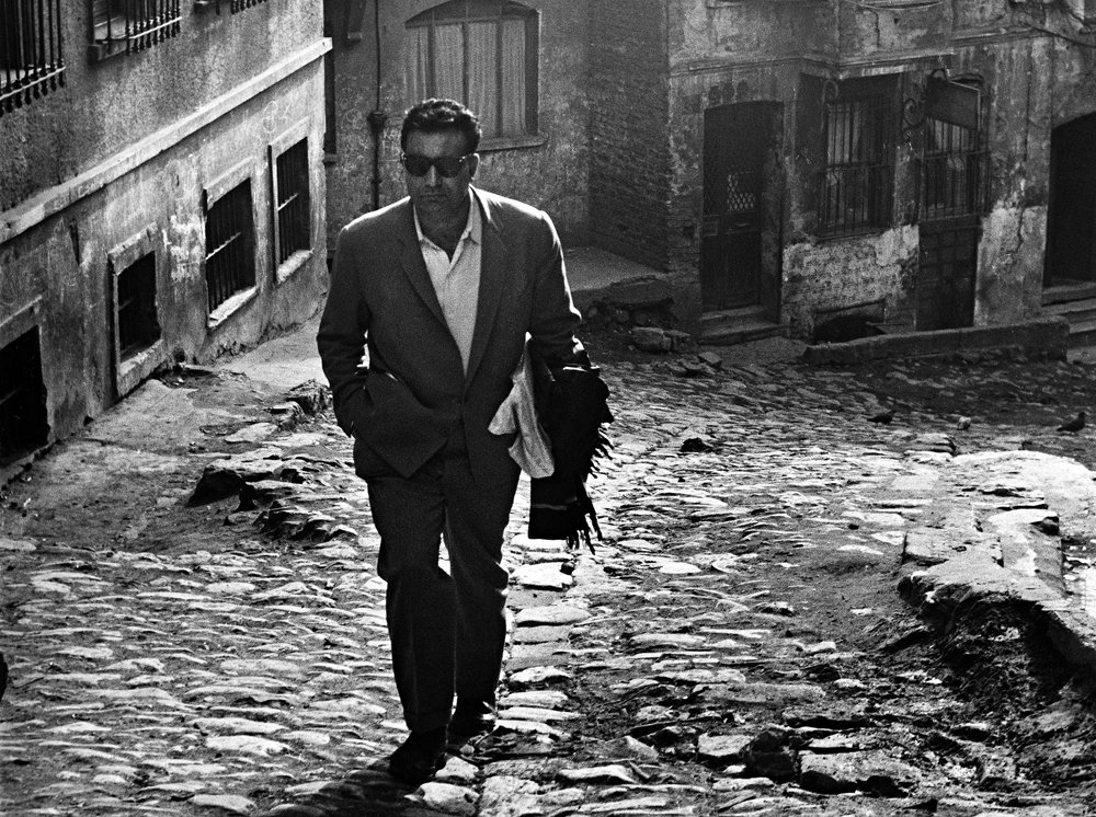 Onu sevdiğim bu fotoğrafıyla anayım, anısına, edebi mirasına saygıyla...